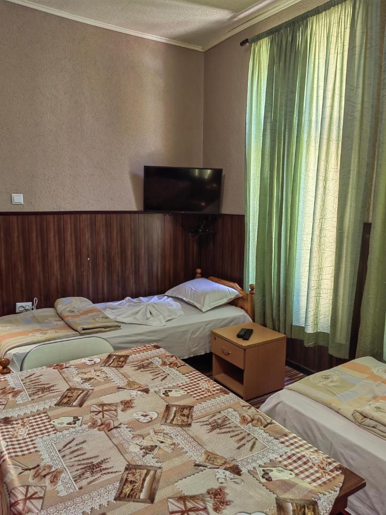 KM!Sofia - Стаи за гости Room Type - Basic Triple Room with Shared Bathroom