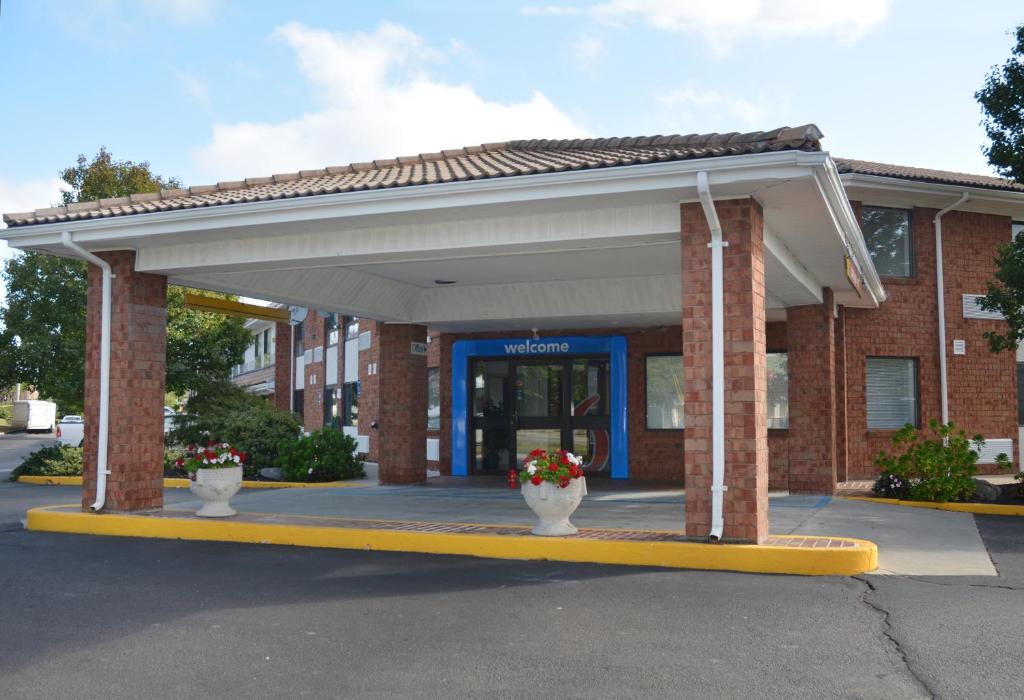 Motel 6-Newport, RI photo 4