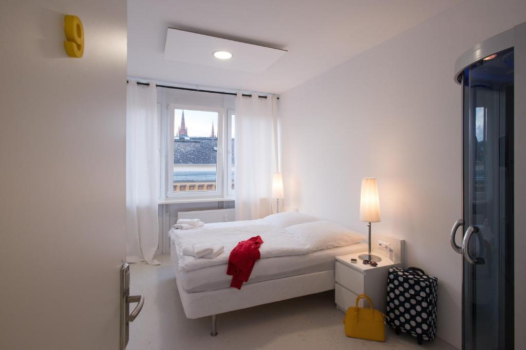 Двухместный (Двухместный номер с 1 кроватью и общим туалетом), Business Hostel Wiesbaden ONE