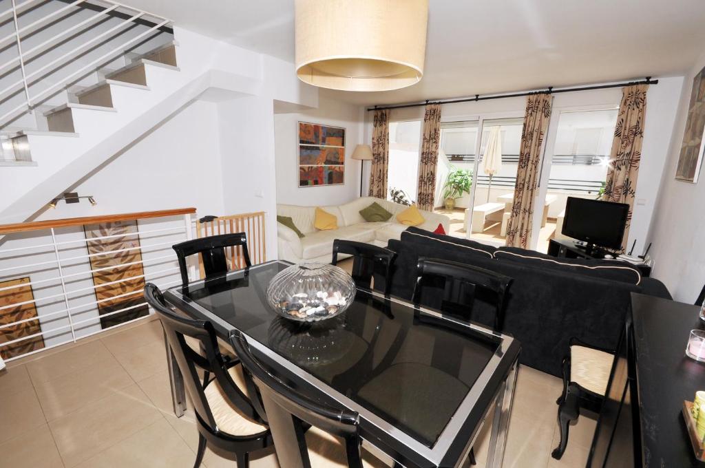 3 Bedroom Townhouse Benahavis Village photo 1