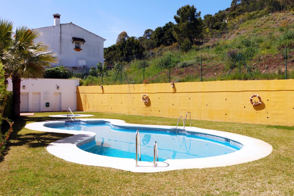 3 Bedroom Townhouse Benahavis Village photo 3