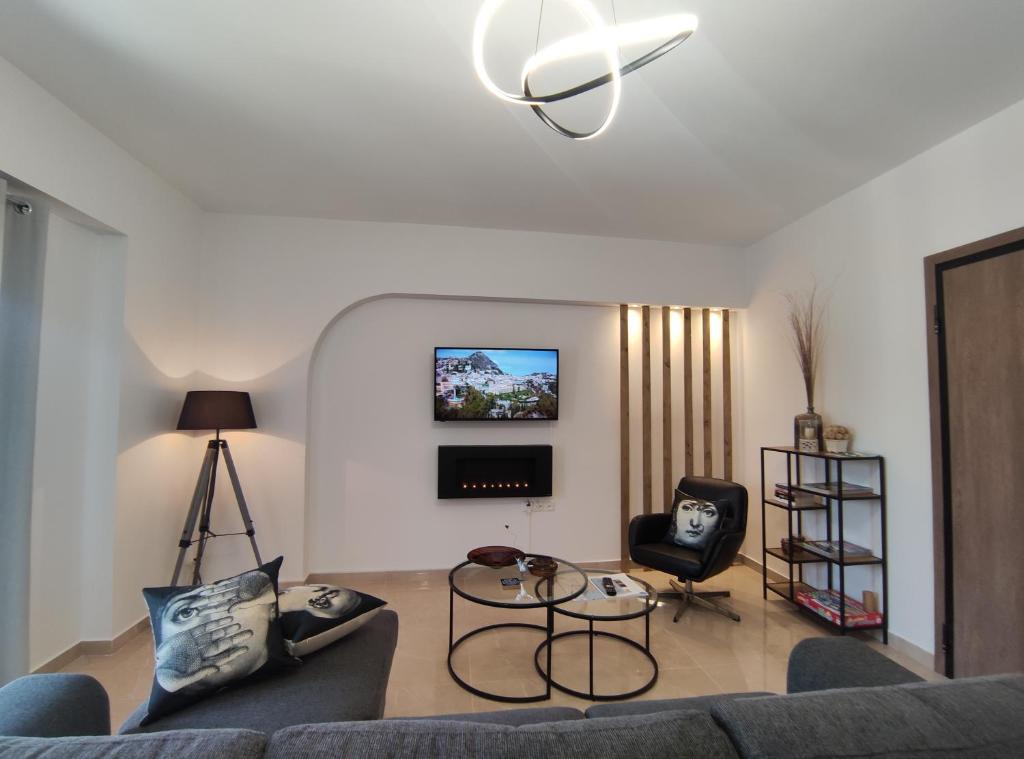 Grey Swan - Modern & Stylish apartment with Private Parking photo 2