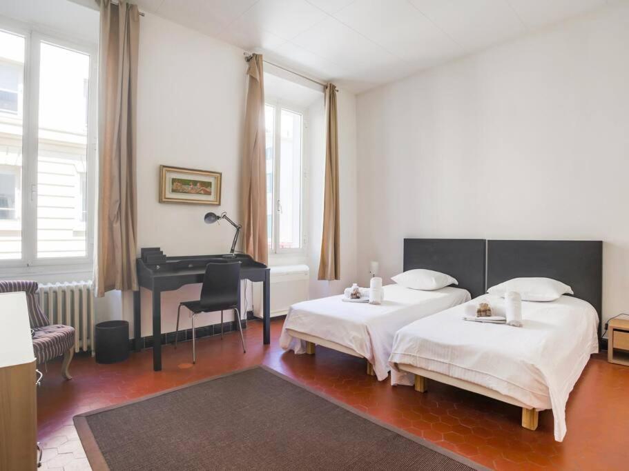 3 BDRM flat overlooking Palais des Festivals and Old Port photo 2