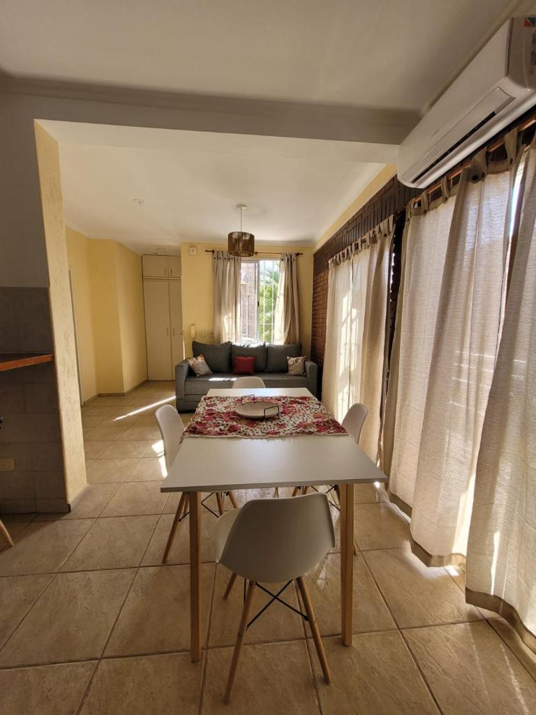 Hermoso departamento a pocas cuadras del parque photo 2
