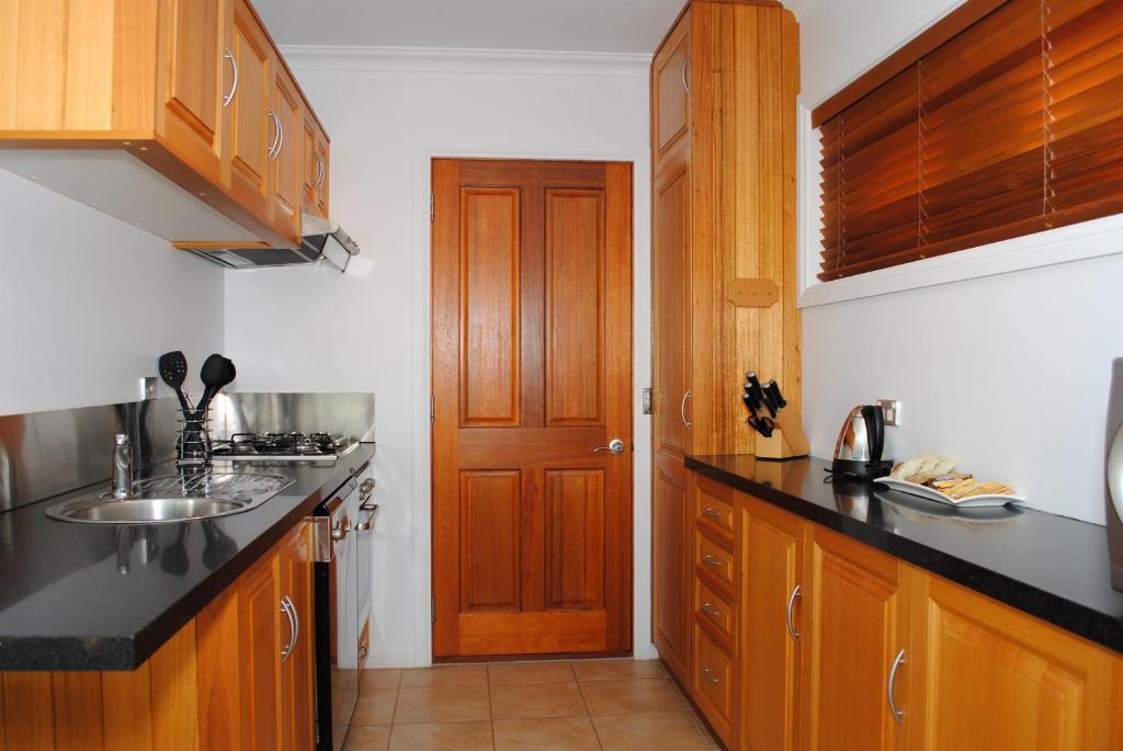 The Wave Oasis SC B&B Room Type - One-Bedroom Apartment with Lake View