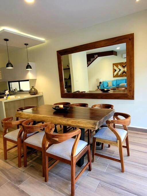 Amazing Dream Home in Gated Community photo 2