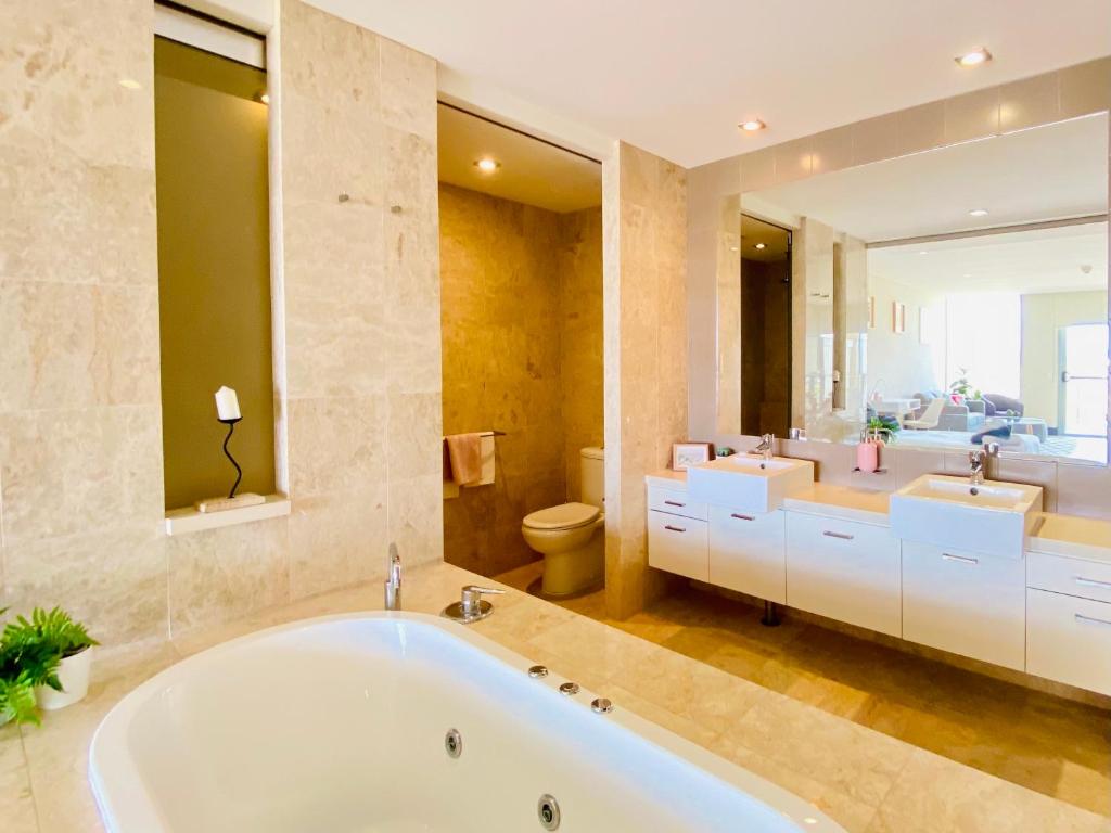 237 Santai - Second floor studio by uHoliday photo 3