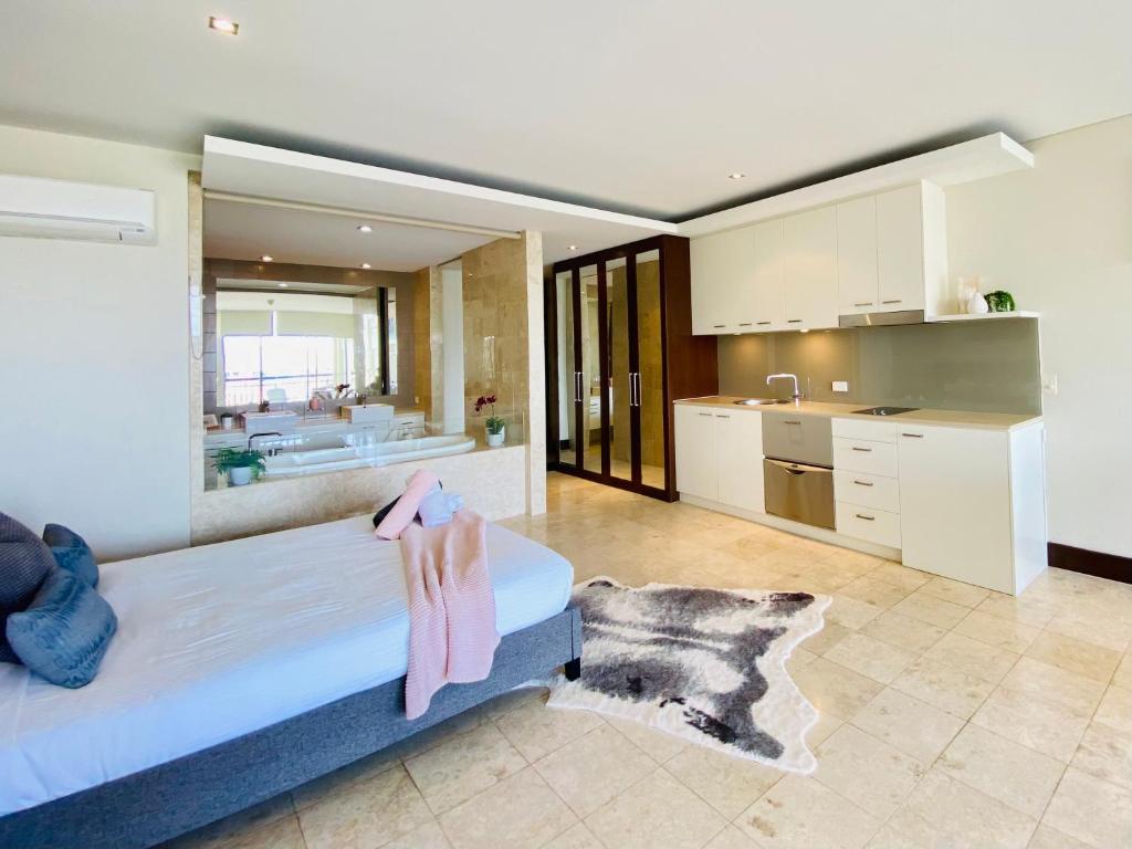 237 Santai - Second floor studio by uHoliday photo 4