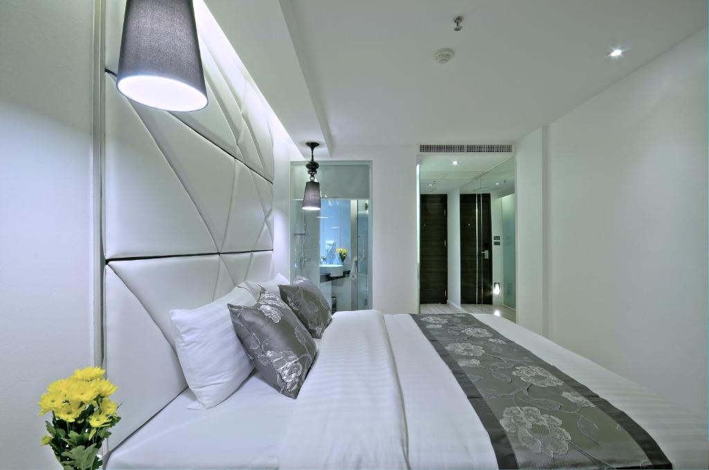 Двухместный (Улучшенный двухместный номер с 1 кроватью), Отель S Sukhumvit Suite