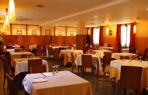 Hotel Pirineos photo 4