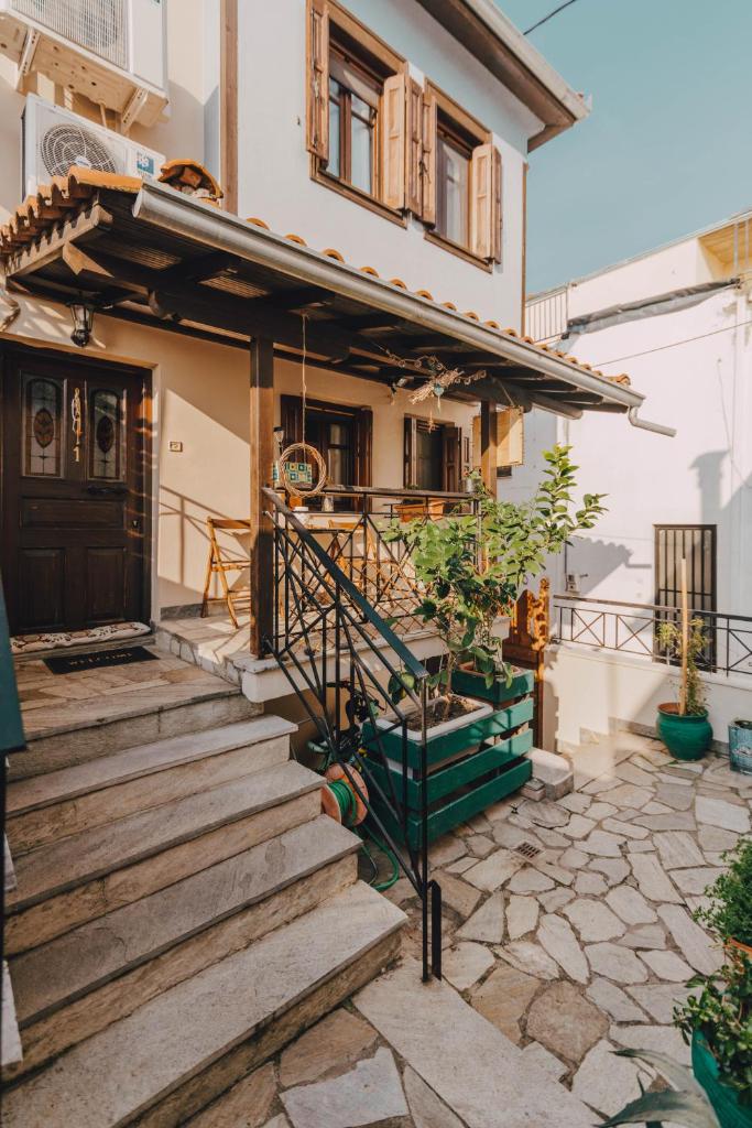 Varousi.Traditional house in old town of Trikala 1 photo 4
