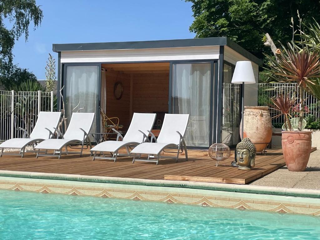 Maison d'hôtes et gîtes La Chouannerie à côté du parc du Puy duFou photo 4