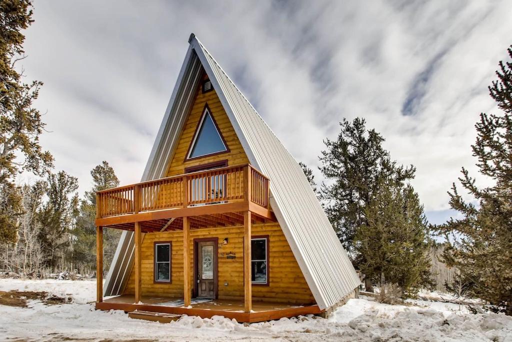 Enjoy the True Mountain Experience - Moose Creek Lodge