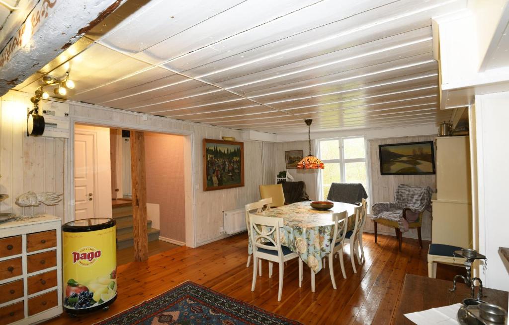 Idyllic holiday house in Sundshult photo 4