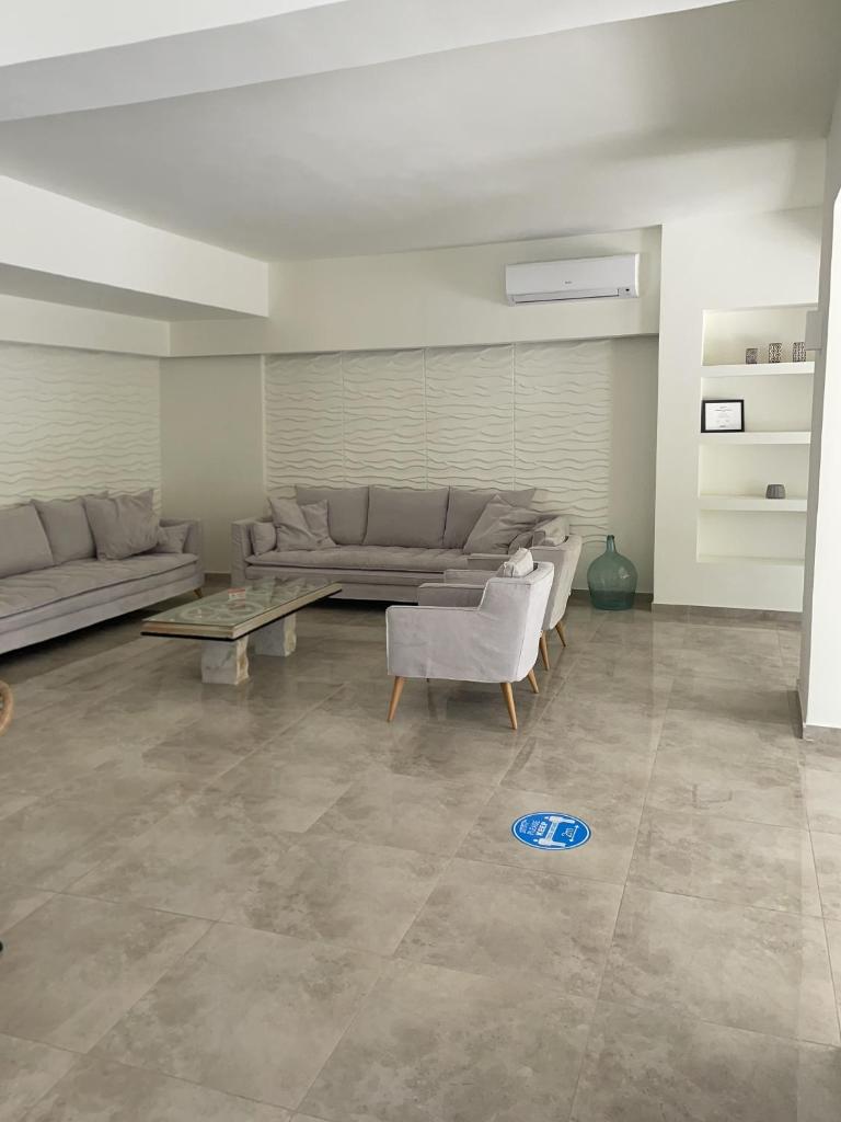 Ninemia Beach Hotel & Suites photo 2