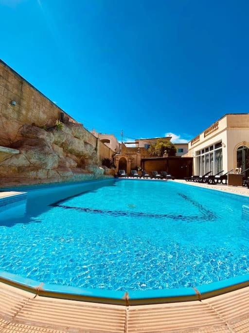 Velver Mansion, Malta - Luxury Villa with Pool photo 2