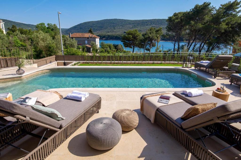 Villa Leucolea with pool photo 1