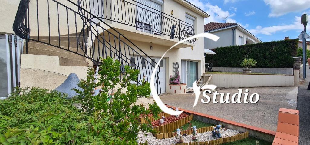 2 appartements séparés 2 et 5 couchages au Rez-de-Chaussée à Chambretaud, 5 min Puy du Fou photo 4