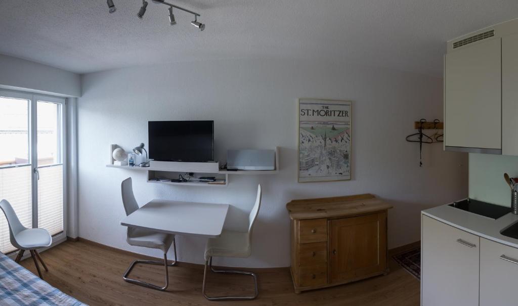 Chesa Surlej Apartment photo 2
