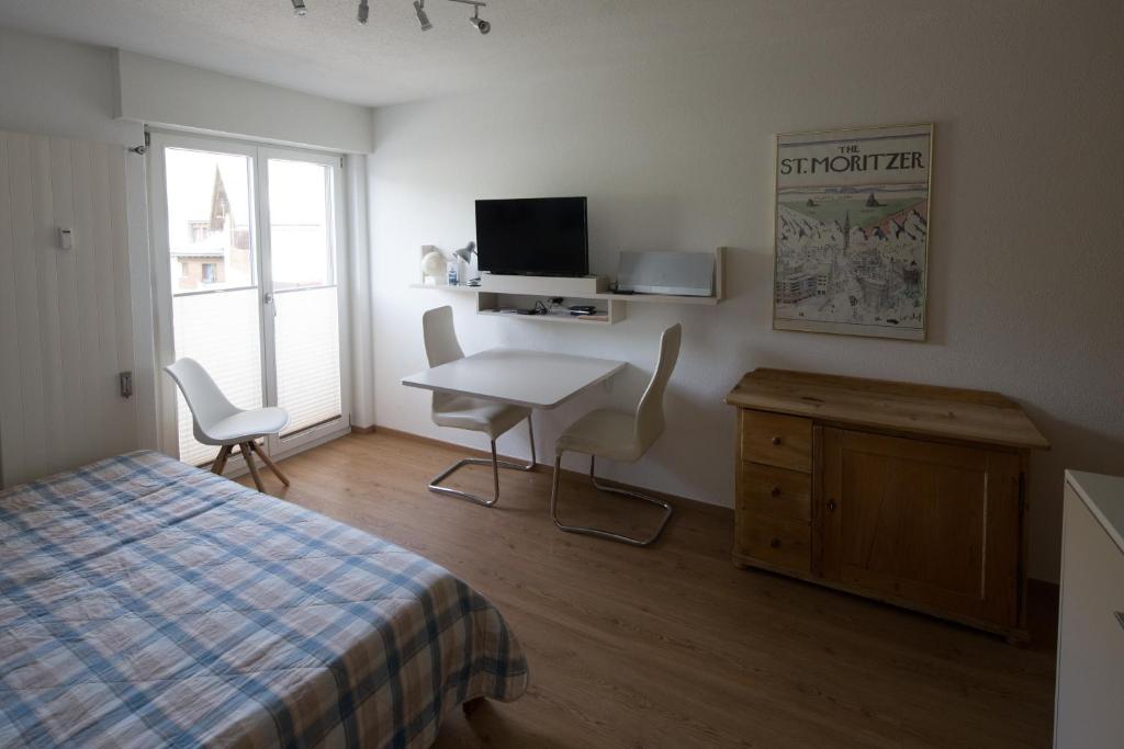 Chesa Surlej Apartment photo 3