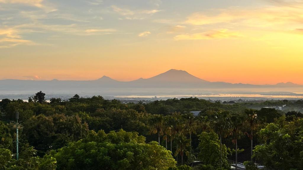 Tennis Villa Uluwatu - BEAUTIFUL VIEWS - Close to Savaya photo 2