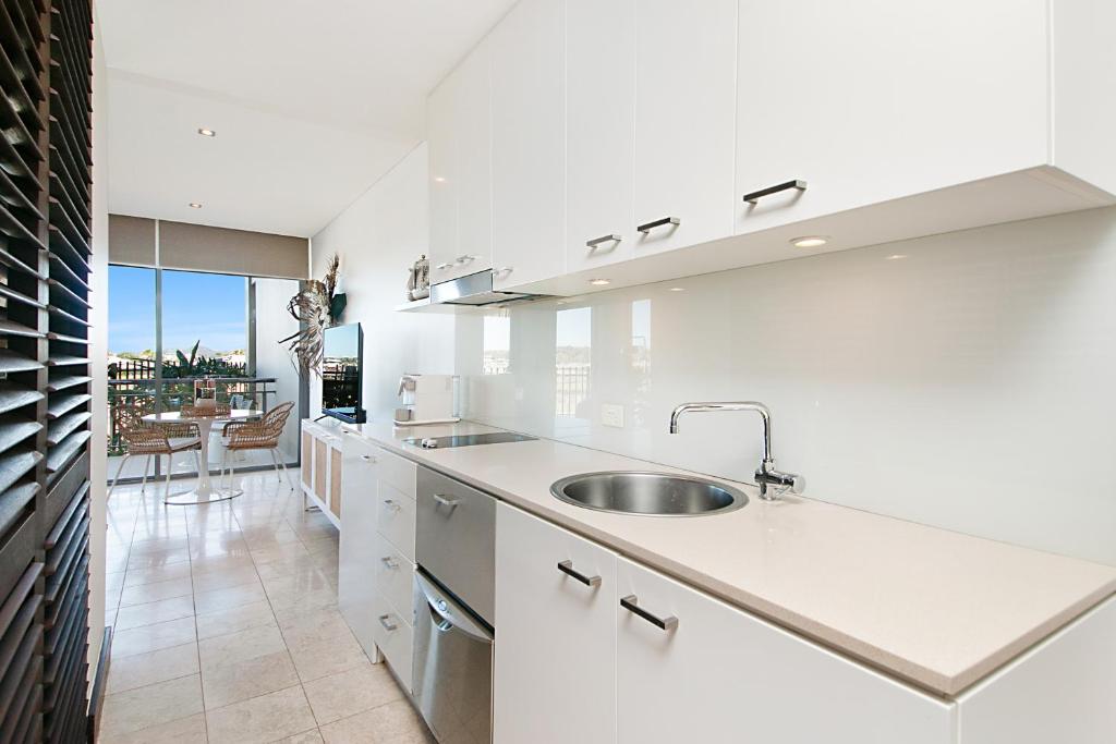 128 Santai - Stylish Resort Apartment by uHoliday photo 4