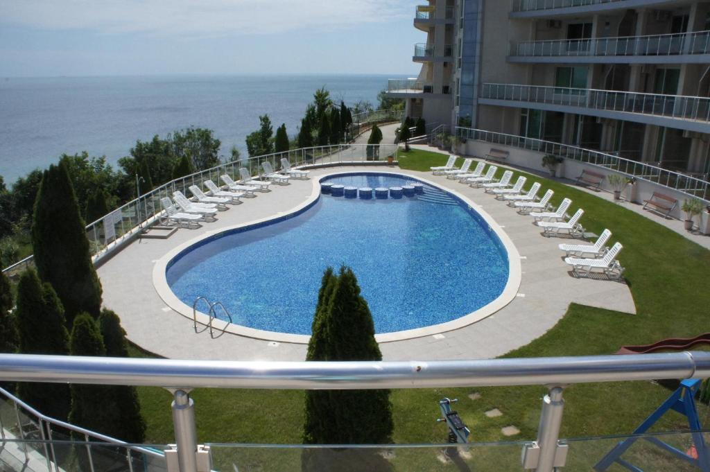 Silver Beach Byala - Студио Б89 първа линия морска панорама с два басейна и осигурен паркинг photo 3
