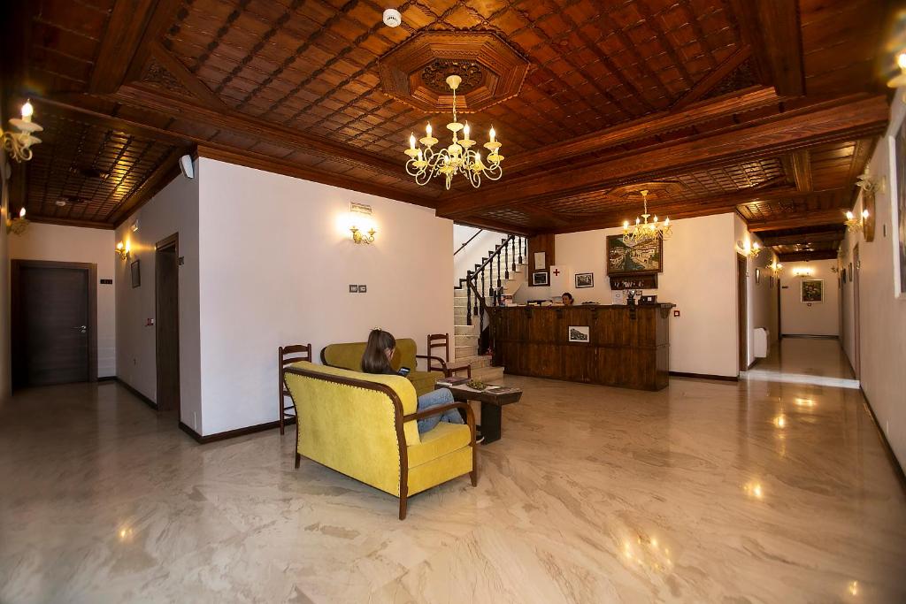 Hotel Onufri photo 4