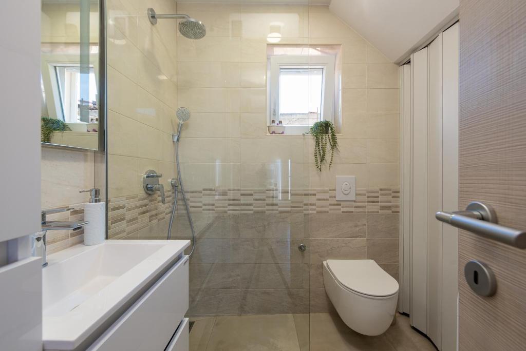 R&B Family Apartments photo 3