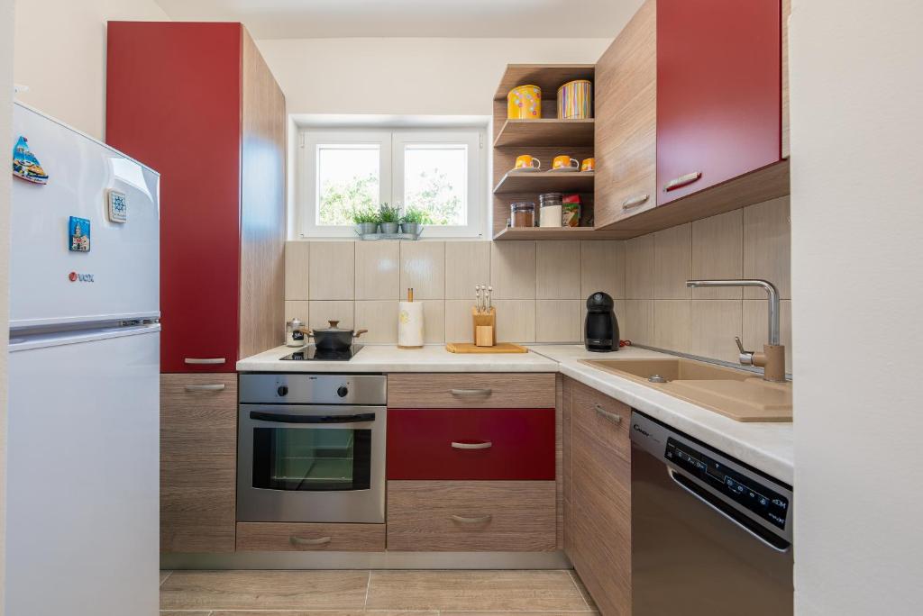 R&B Family Apartments photo 4