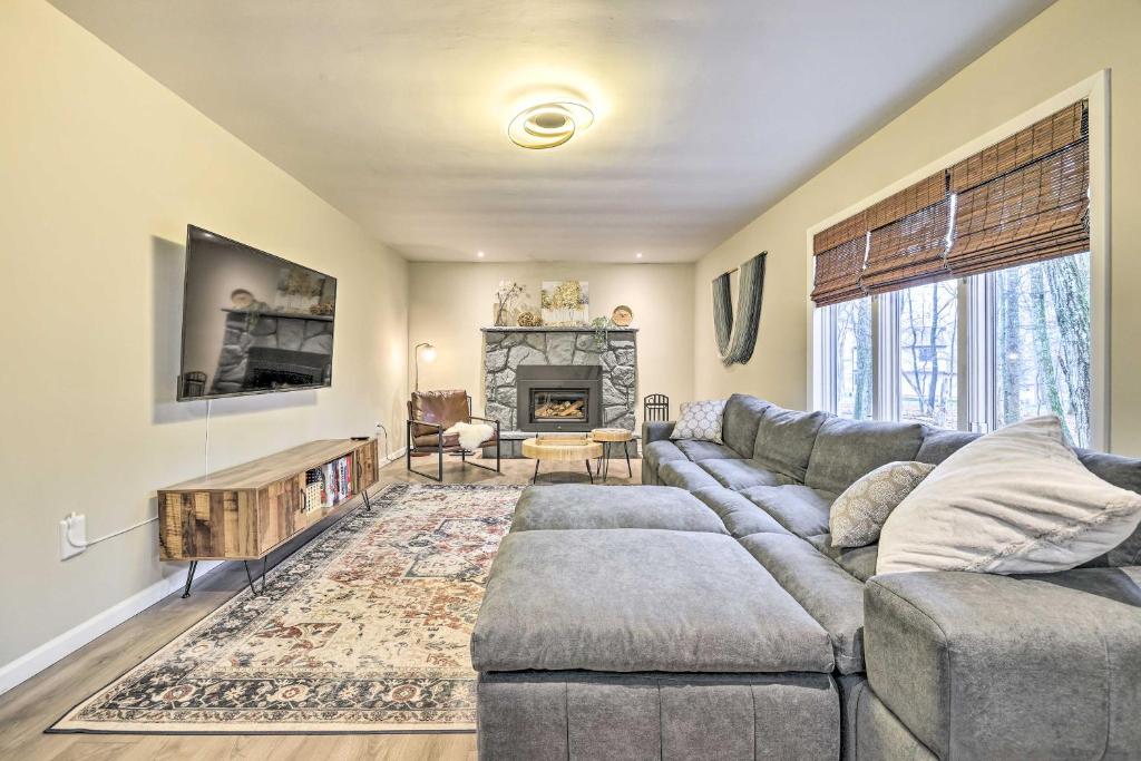 Poconos Retreat with Hot Tub, Game Room and Fire Pit!