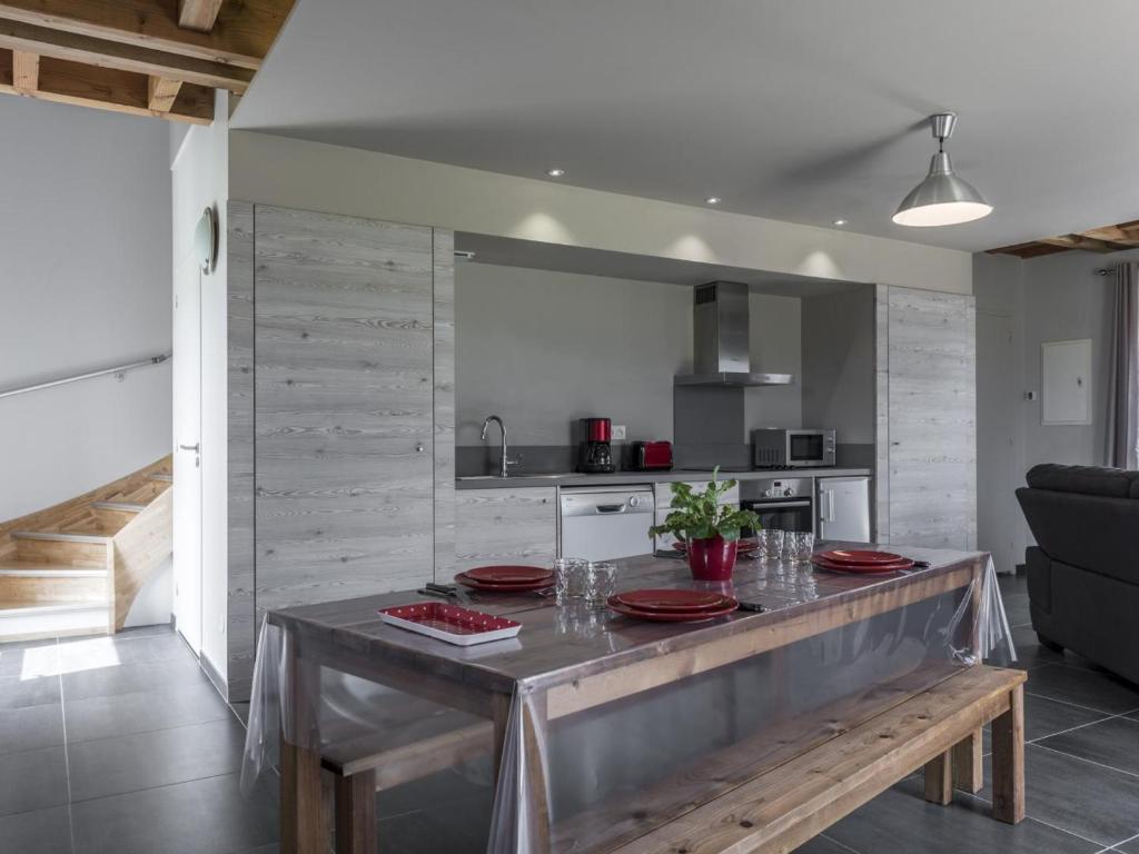 Gîte Chapeau, 3 pièces, 4 personnes - FR-1-489-79 photo 1
