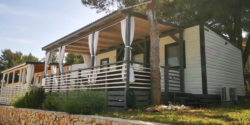 Mobile home Lux otok Murter photo 3