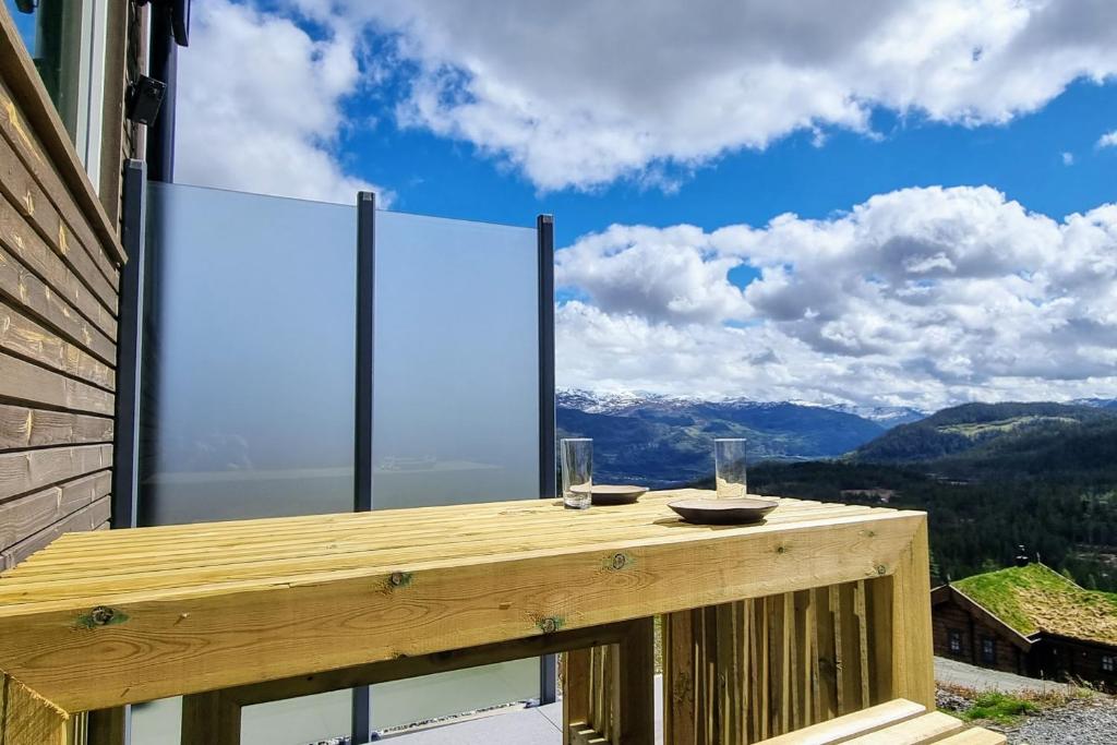 Tiny mountain cabin with a panoramic view photo 2