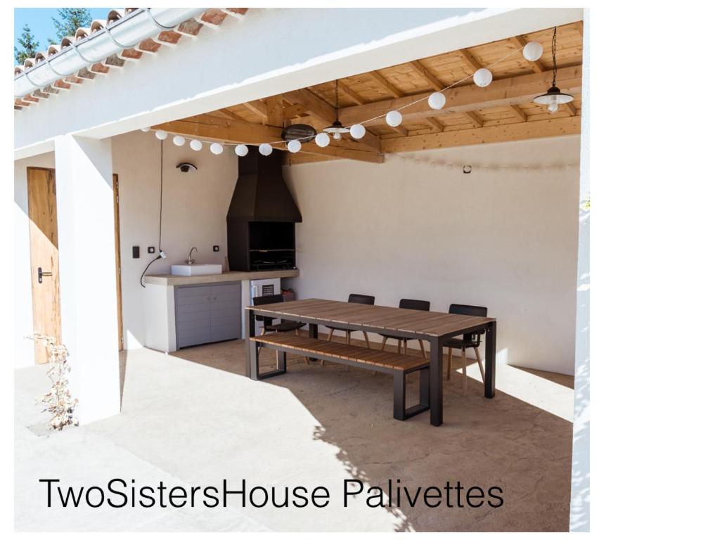 Two Sisters House, Private pool & bike storage, Mont-Ventoux, lac Palivettes, Child-friendly photo 2