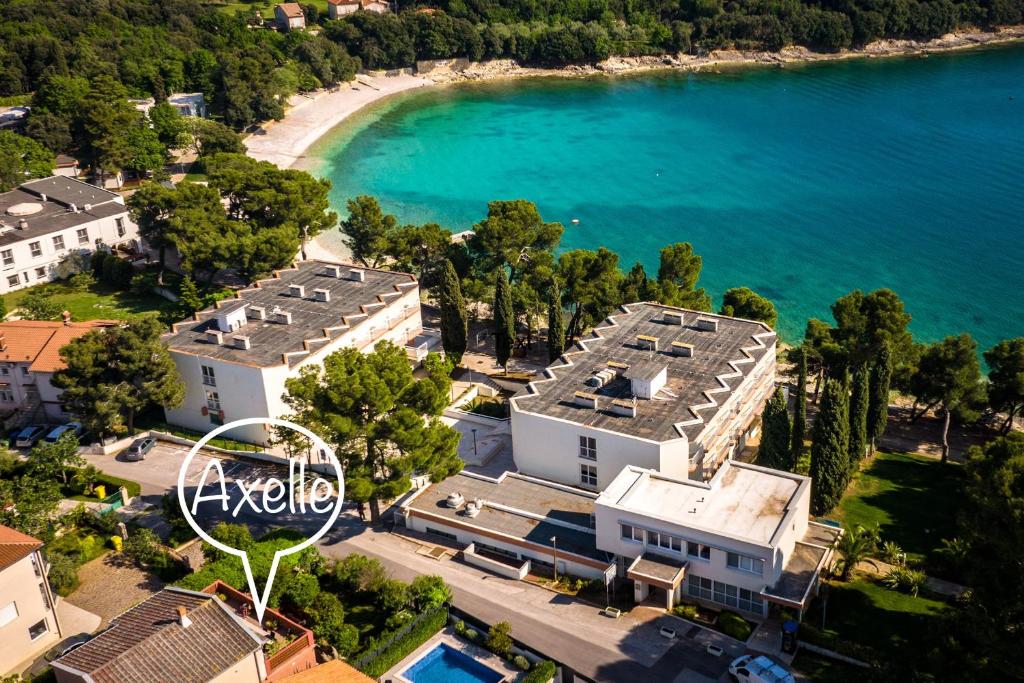 Apartment Axelle 50 METERS TO THE BEACH photo 2