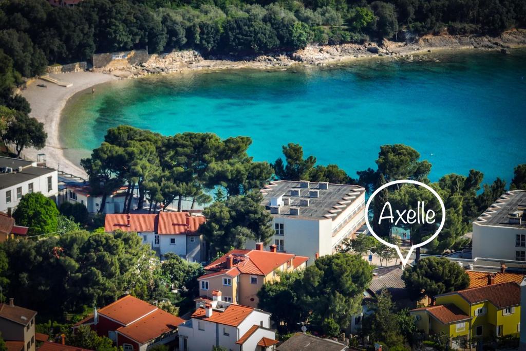 Apartment Axelle 50 METERS TO THE BEACH photo 3