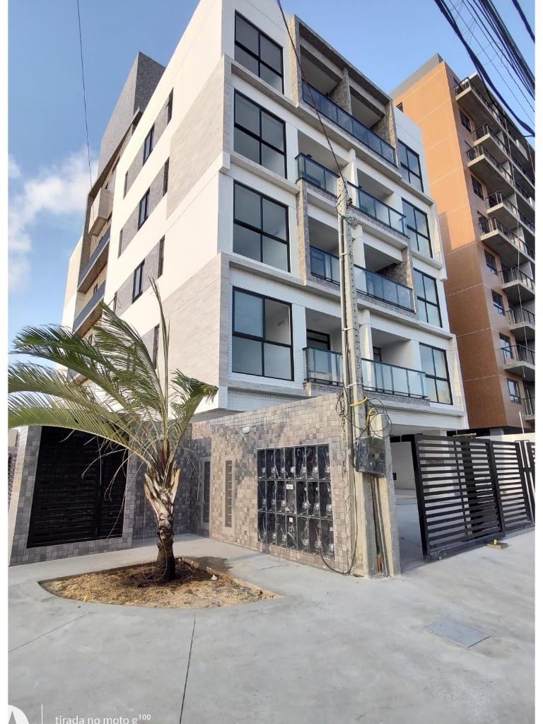 Apartamento em Intermares a 100 metros do mar