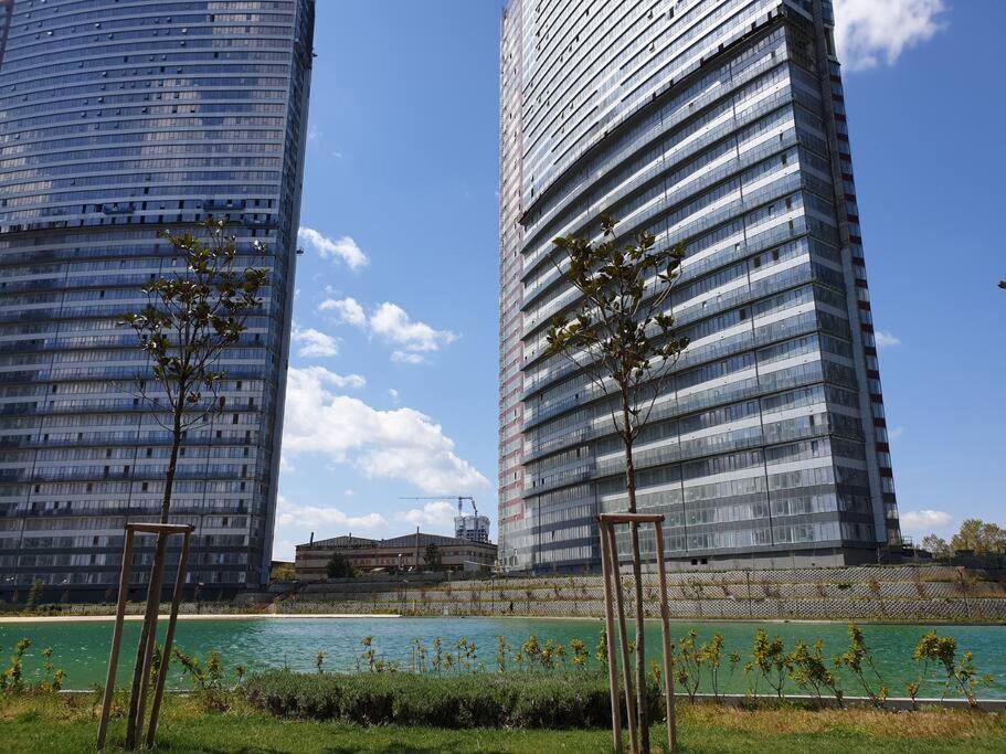 Amazing Apartment in a vibrant Area with Stunning Lake View in Istanbul! photo 1