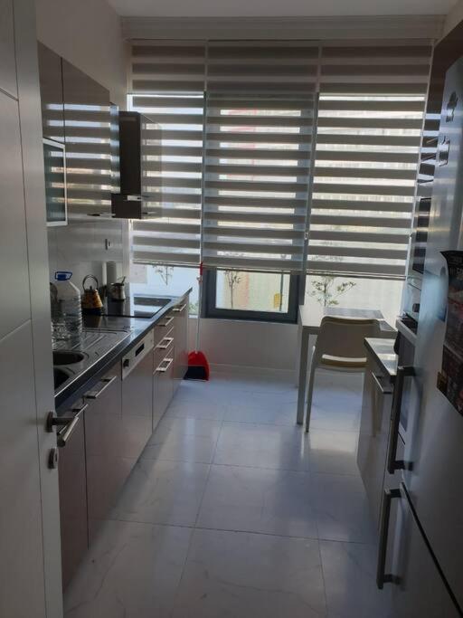 Amazing Apartment in a vibrant Area with Stunning Lake View in Istanbul! photo 3