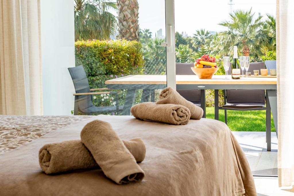 Alcazaba Lagoon Apartment with Private Beach, Pools, Gym, Sauna, Hot Tub & Fully Equipped Kitchen photo 4