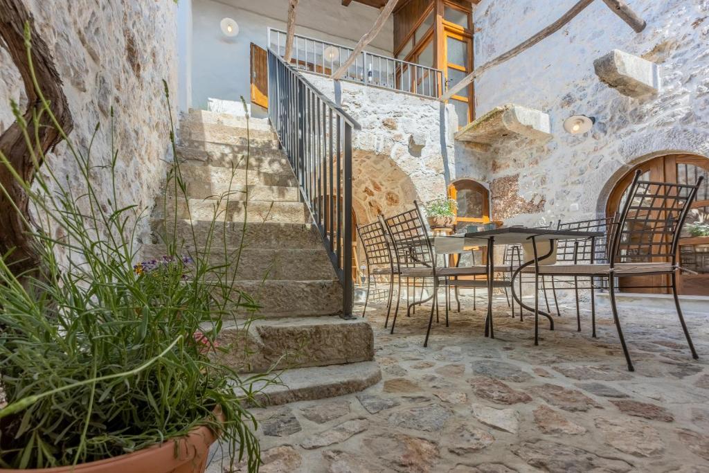 STARA KUĆA - old stone house photo 3