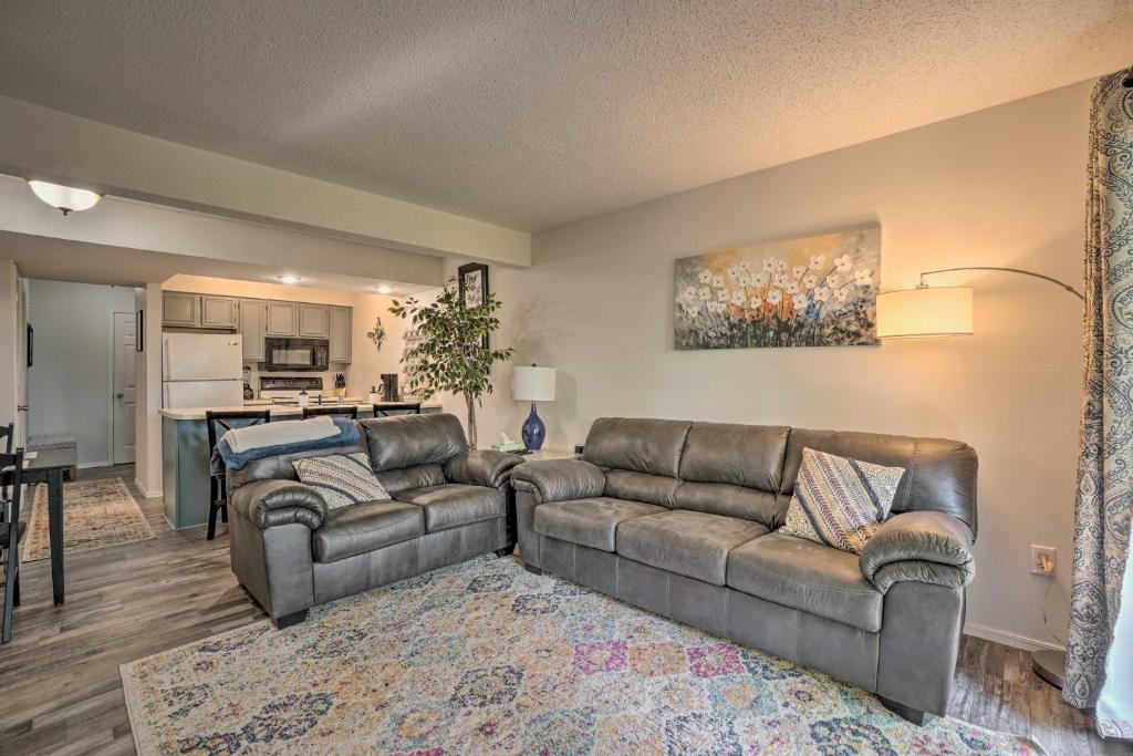 Branson West Condo with Balcony and Mod Interior! photo 4