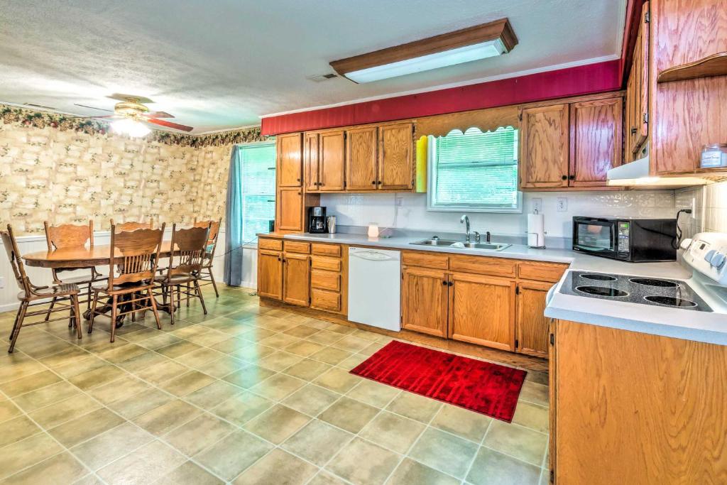 Dale Hollow Lake Haven Private Yard and Grill! photo 2