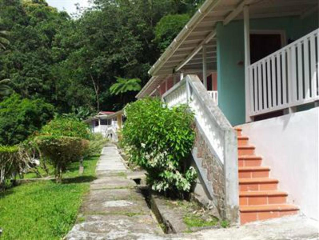 Chez Ophelia Cottage Apartments photo 2