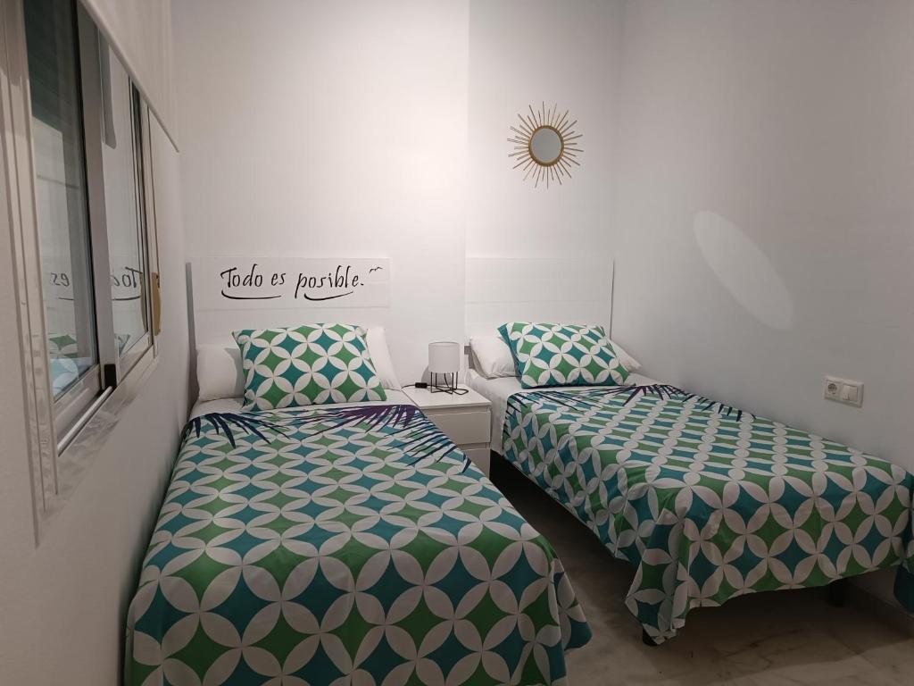 Apartamento cerca del centro histórico de Málaga II - Tap to explore photos
