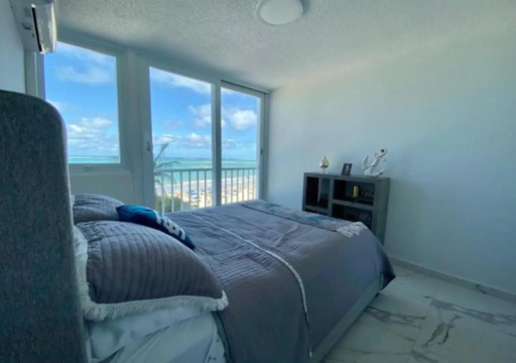 Apartamento con Vista al Mar en Isla Verde Carolina photo 1