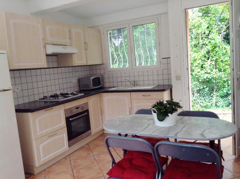 Appartement d'une chambre avec terrasse amenagee a Le Muy photo 3