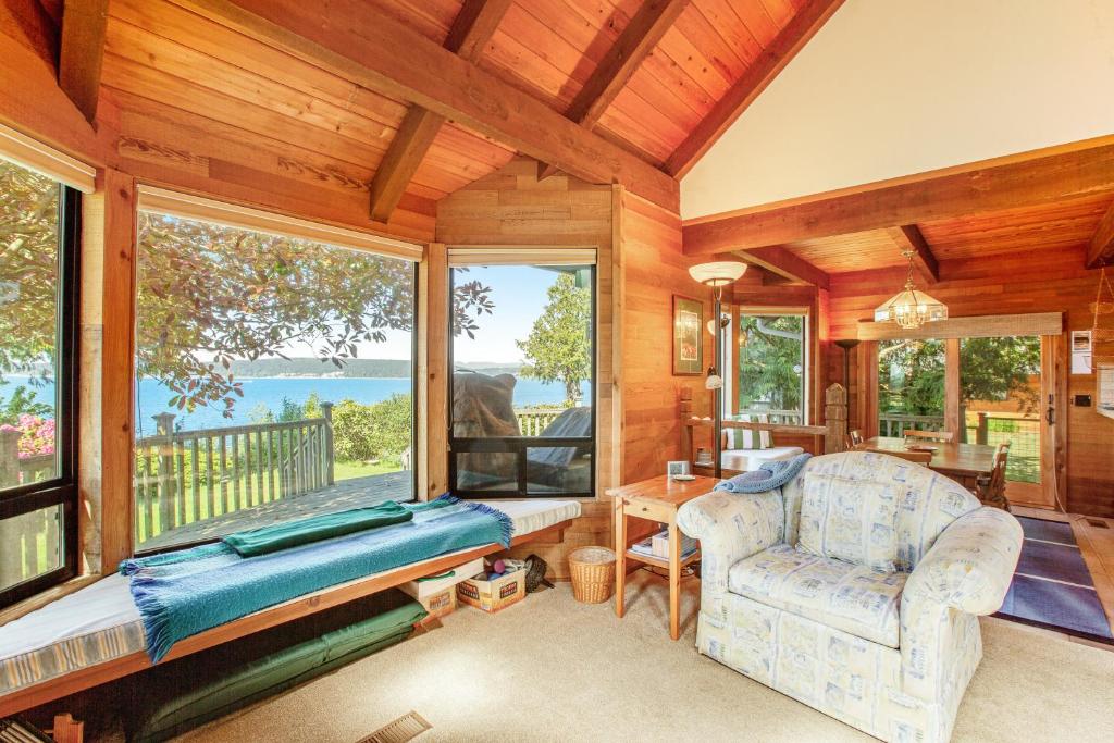 Saratoga Lodge photo 3