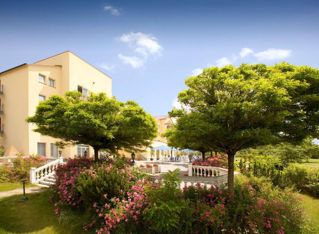 Dorint MARC AUREL Spa & Golf Resort photo 2
